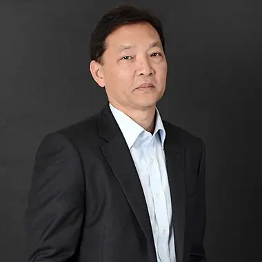 Mr-Lance-Tanaka-giang-vien-ait