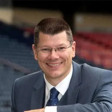 Mr-Neil-Doncaster-giang-vien-ait