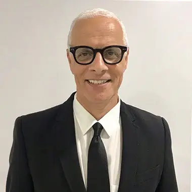 Mr-Sam-Hanna-giang-vien-ait