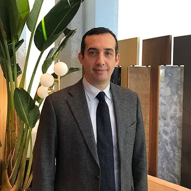 Mr-Vincenzo-Carrieri-giang-vien-ait