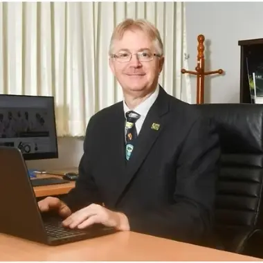 mr-Russell-Bruce-Rein-giang-vien-ait